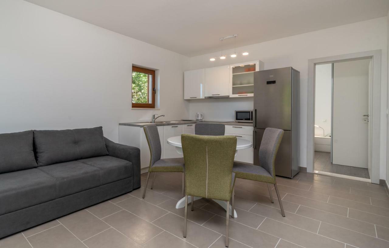 Kiwi Apartment โตรกีร์ ภายนอก รูปภาพ