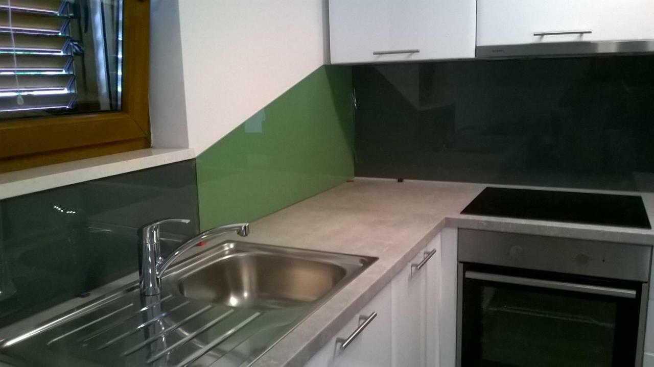 Kiwi Apartment โตรกีร์ ภายนอก รูปภาพ