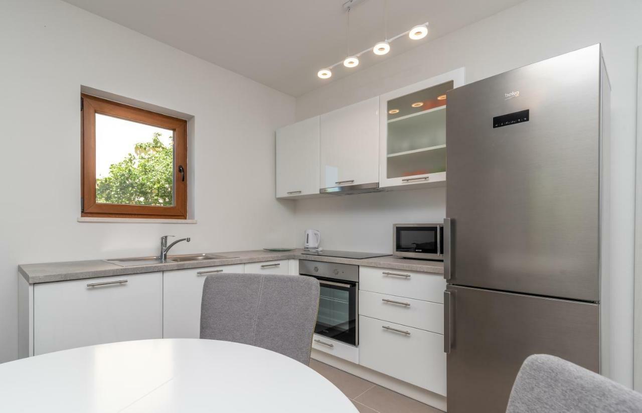 Kiwi Apartment โตรกีร์ ภายนอก รูปภาพ