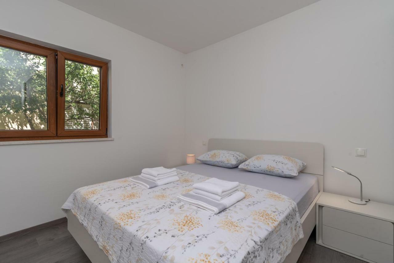 Kiwi Apartment โตรกีร์ ภายนอก รูปภาพ