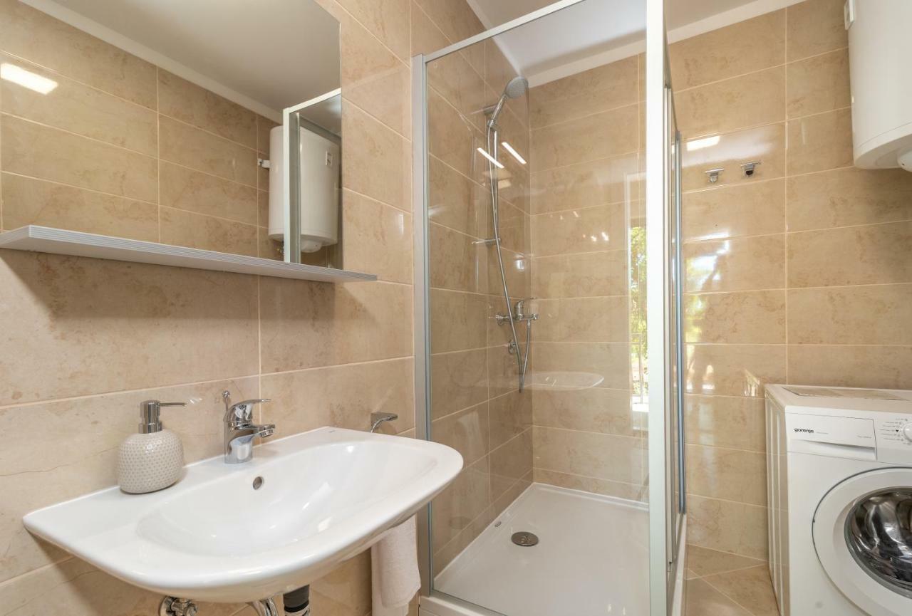 Kiwi Apartment โตรกีร์ ภายนอก รูปภาพ