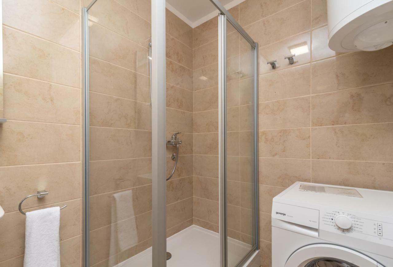 Kiwi Apartment โตรกีร์ ภายนอก รูปภาพ