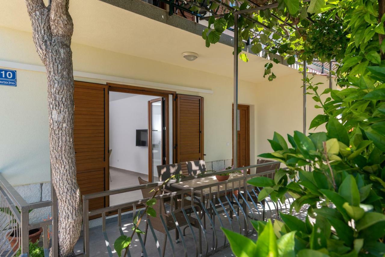 Kiwi Apartment โตรกีร์ ภายนอก รูปภาพ